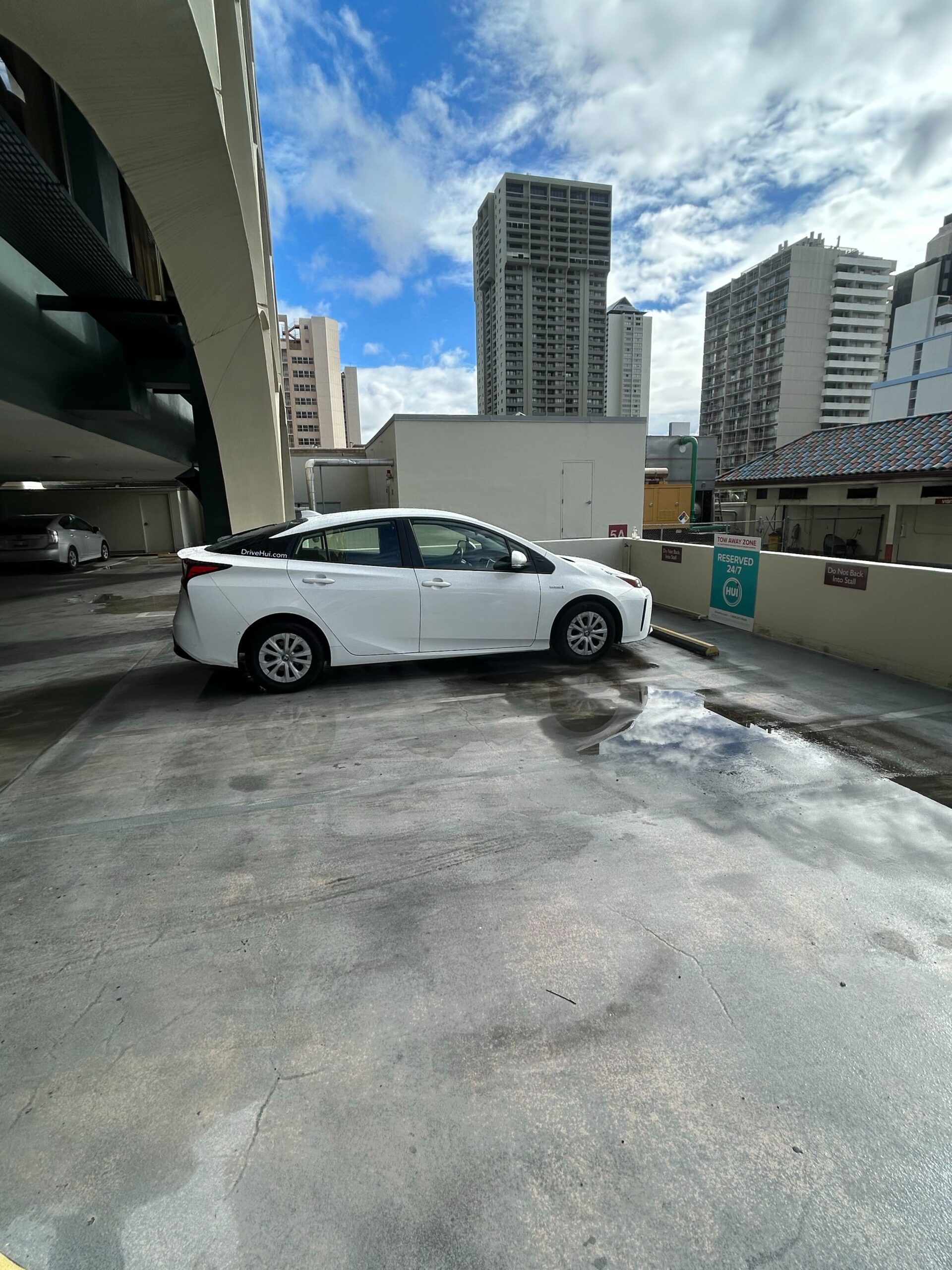 Photo of the Hui Station at Waikiki Galleria Tower